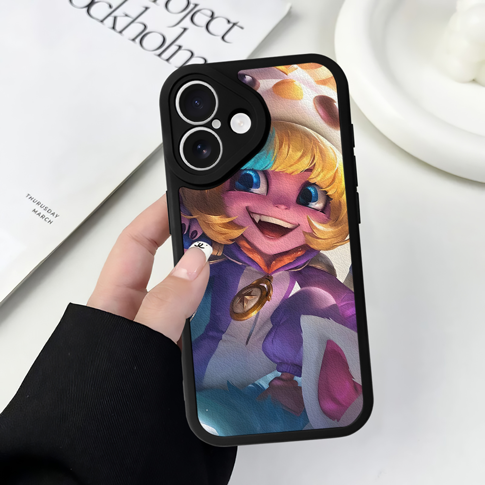 リーグ・オブ・レジェンド League of Legends LOL 【iPhone 16シリーズ対応】シリコンスマホケース（レザー調） 材質：シリコン